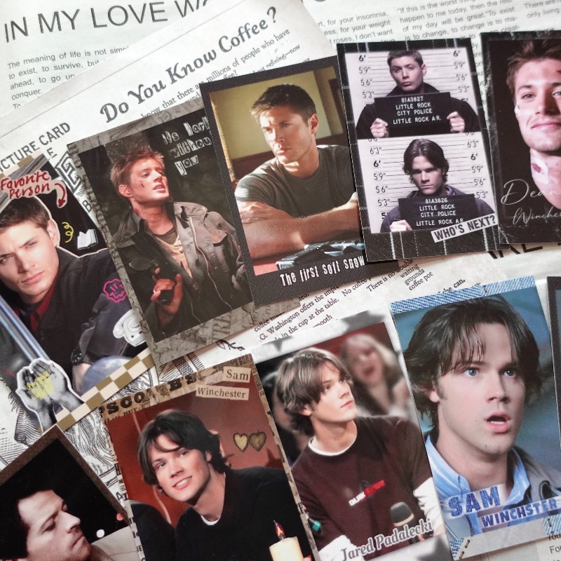 Vintage Collectible Show - ชุดการ์ดขนาดเล็กสไตล์วินเทจของดีนและแซมจากซีรีส์ซูเปอร์นัทเชอรัล (SPN) ของที่ระลึกสำหรับแฟนดูจิน ชุดสะสมสำหรับนักสะสมตัวยงของรายการทีวี