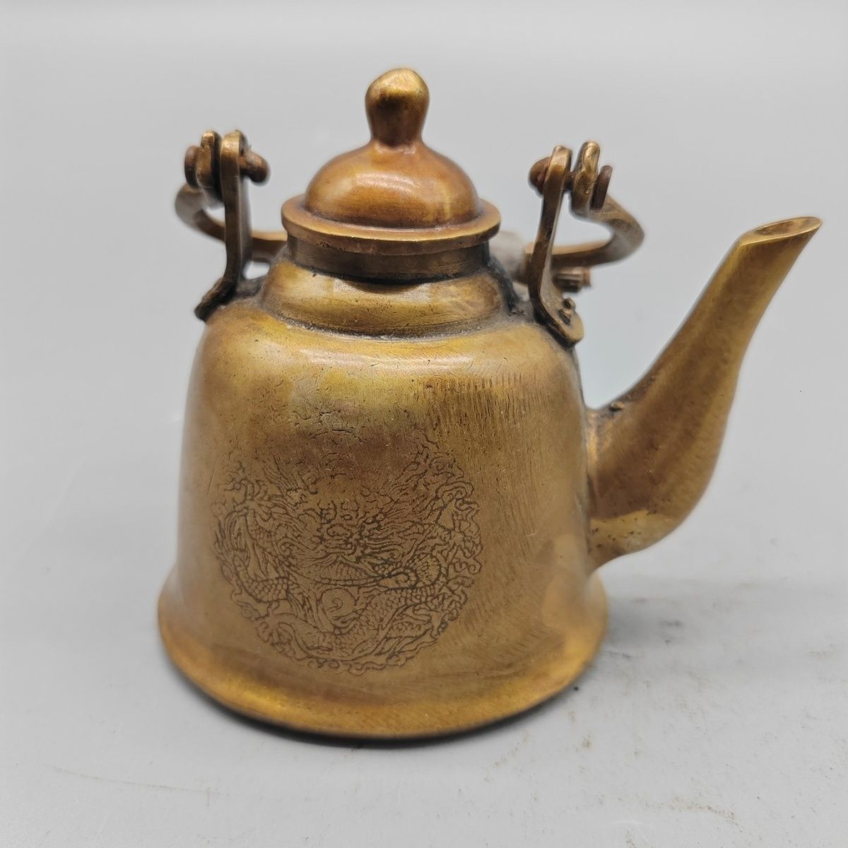 Collectible Vintage Wine - กาน้ำชาโบราณวินเทจ ของสะสม ทำจากทองเหลือง พร้อมหูจับยกได้ ใช้สำหรับใส่น้ำ ไวน์